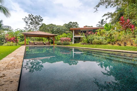 Amazing 4 Bed-4 Bath Villa-Large Pool-Horses