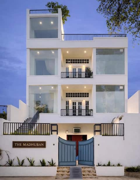 4BHK Premium Stay - Ram Mandir 1.4 km-Entire Floor
