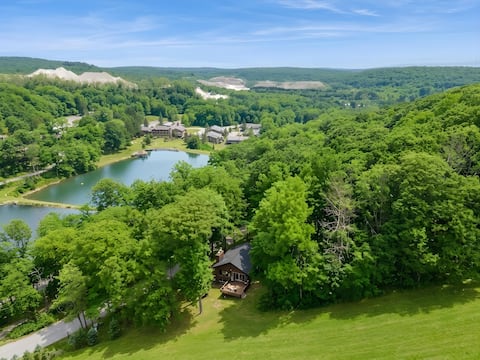 Hidden Valley, Sleeps 8, Pool, Hot Tub, Ski-IN/OUT