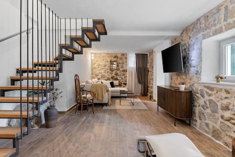 Top performing Airbnb: NEW! Villa AmaRosa – heated pool, large playground in Slime