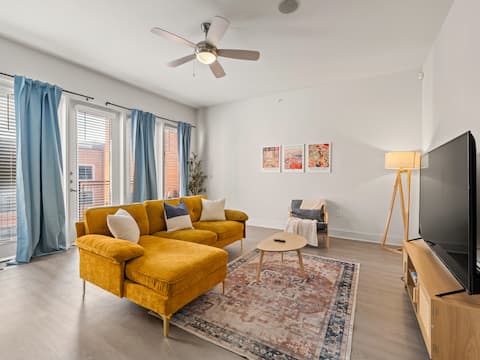 Top Airbnb: NEW The Vivid Muse l Free Park l Prime Location in Design District