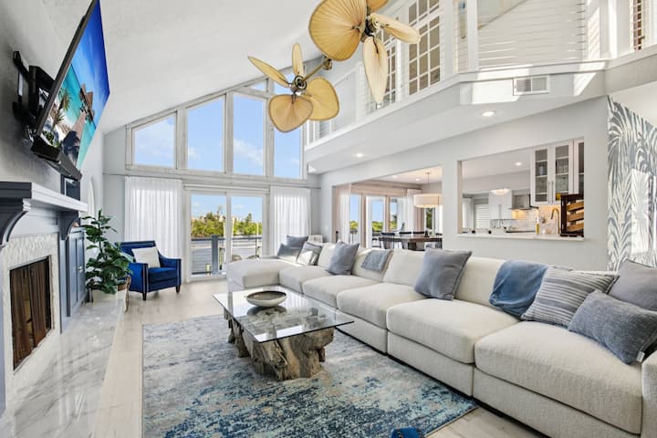 Luxury Villa*pool*hot Tub*dolphins*close To Beach - Siesta Key, FL