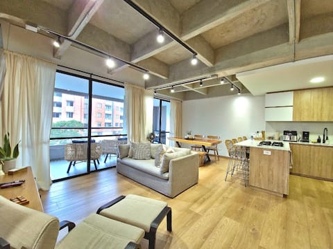 Popular Airbnb listing: Modern retreat with terrace, pool & views in Envigado