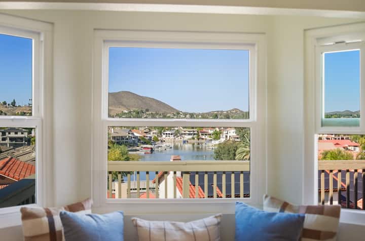 Lake Views, Sauna, Spa, Putting Green, Workspaces - Lake Elsinore, CA
