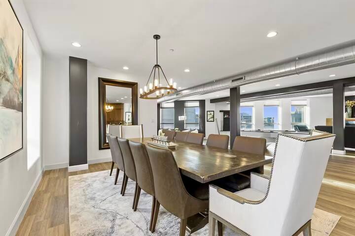 The Executive! Stunning Downtown Loft! Great Views gallery image 5