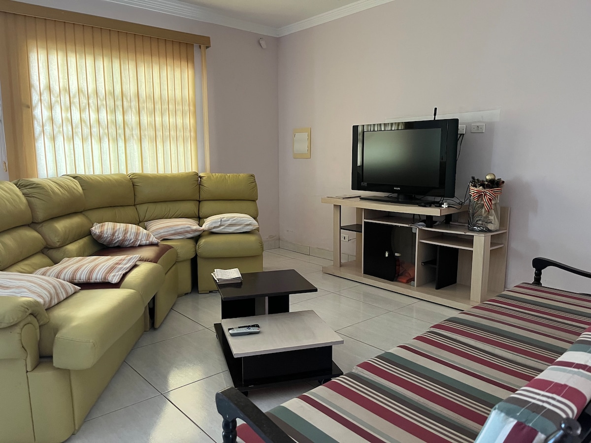 Orion - 6 Pièges à Mites Alimentaires | Sans Insecticides Et Sans Odeur | Pour Garde-manger Et Cuisine | Restent Coincés à L'intérieur Et Ne Sont Pas Visibles | Plus Hygiéniques, Efficaces