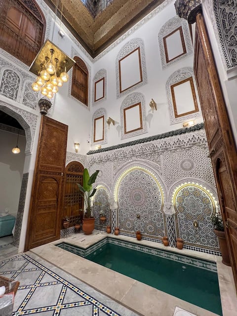 Private Riad with Pool, 1 min from the Medina