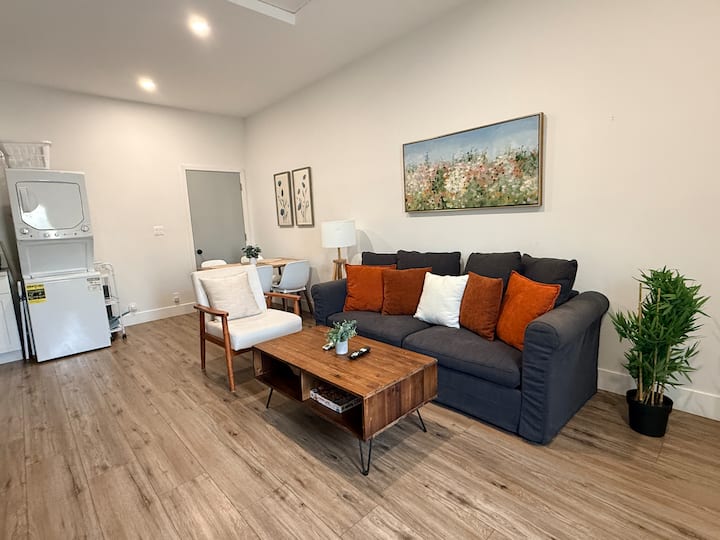 Cute & Cozy 1-bedroom In Burbank - Burbank, CA