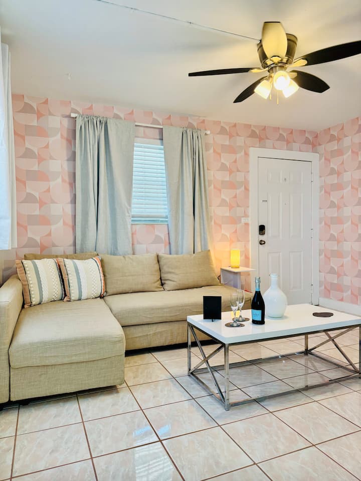 6 Year Superhost! Living Like A Local In Miami - South Miami, FL