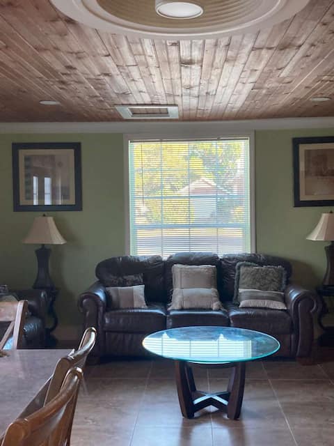 Top Airbnb: Luxury Charm Family Getaway Near Legoland & Disney in Lakeland / Winter Haven