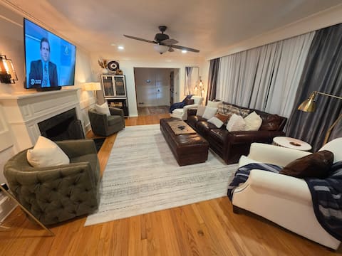 Popular Airbnb listing: Cyn & J's Stay & Play II in Buckner Terrace