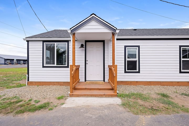 Coastal Corner • Walk To Beach • King Bed - Long Beach, WA