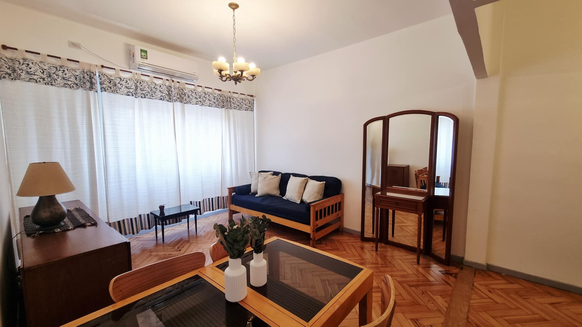 One-bedroom apartment in Monserrat