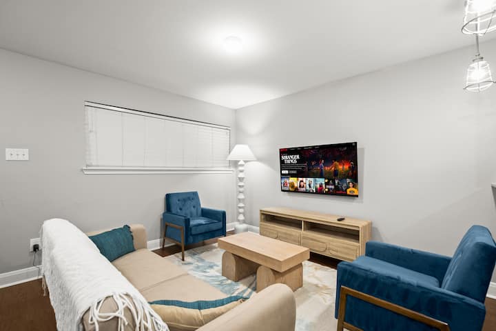 15 Min To Downtown | King Bed • 1g Wifi • Parking - Austin, TX