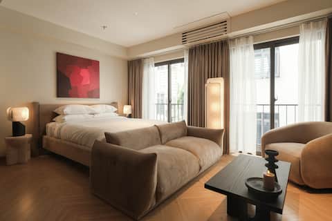 Elegant Studio w/Bathtub | Balcony | Lift |