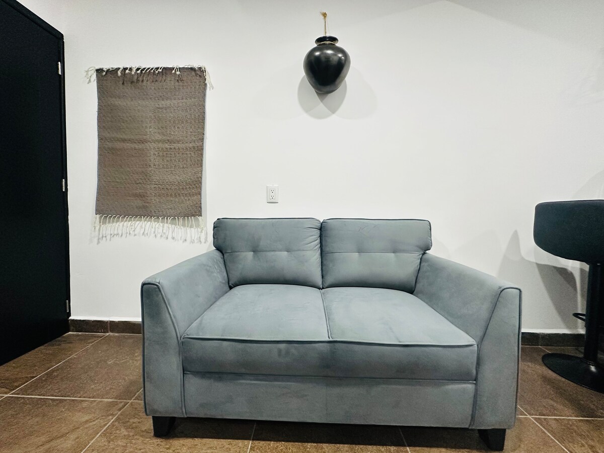 Popular Airbnb listing: Loft 10 minutes from Zócalo with Terrace-A/C-Gym-Kitchen in Santa Cruz Xoxocotlán
