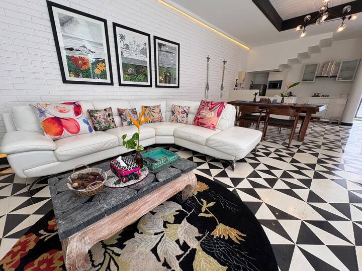 Living room image 6