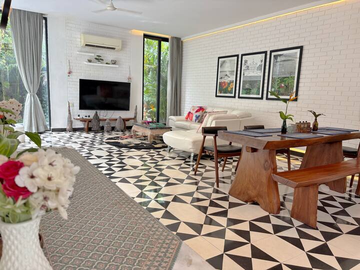 Living room image 4