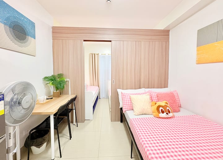 Cozy Poolside Studio Near Moa - Manila