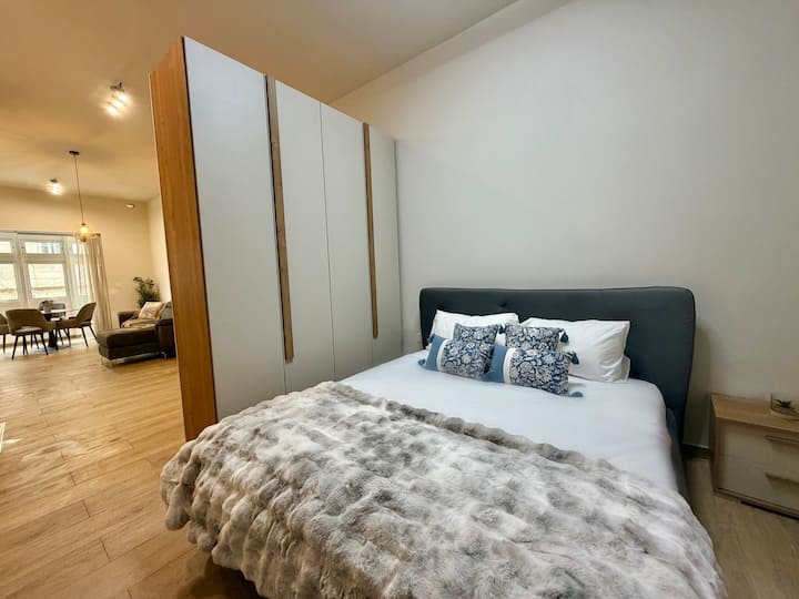 Modern Designer Stay near Sliema Seafront — interior photo 3