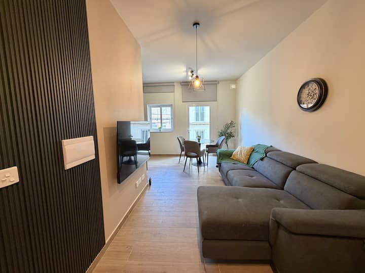 Modern Designer Stay near Sliema Seafront — interior photo 5