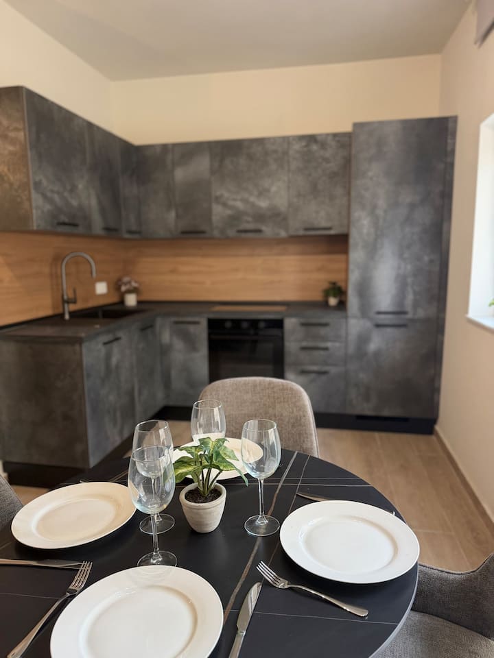 The Rue – Chic, Cosy & Central — interior photo 2