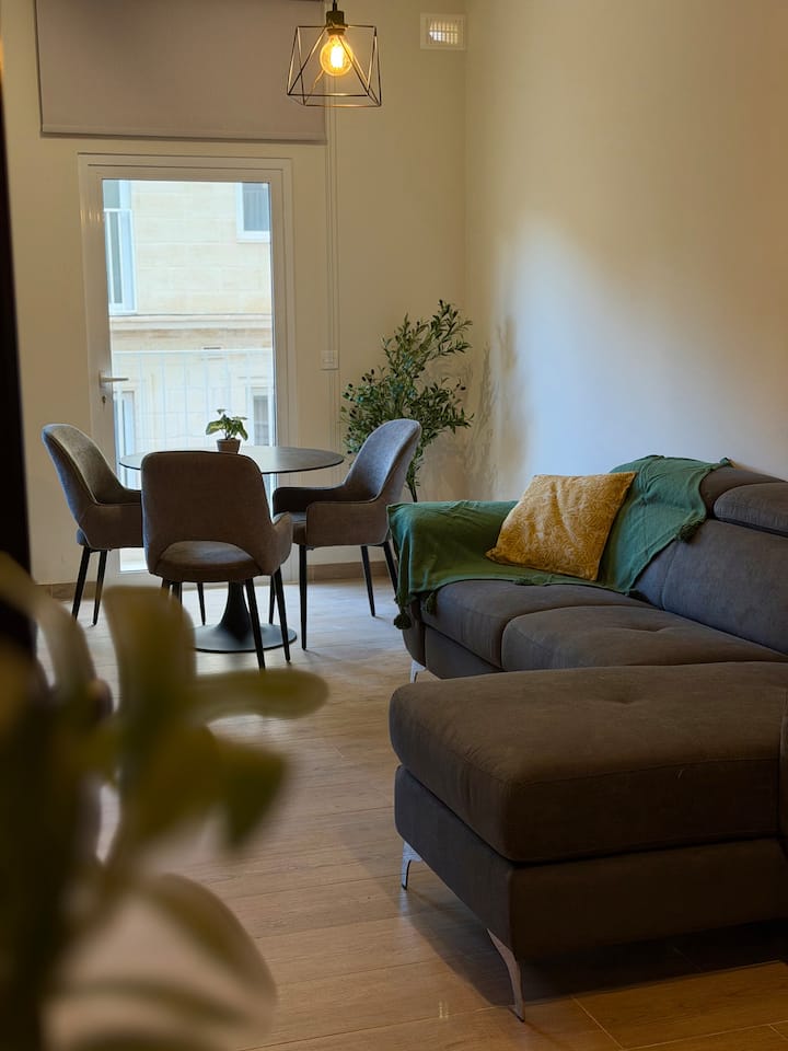 The Rue – Chic, Cosy & Central — interior photo 5