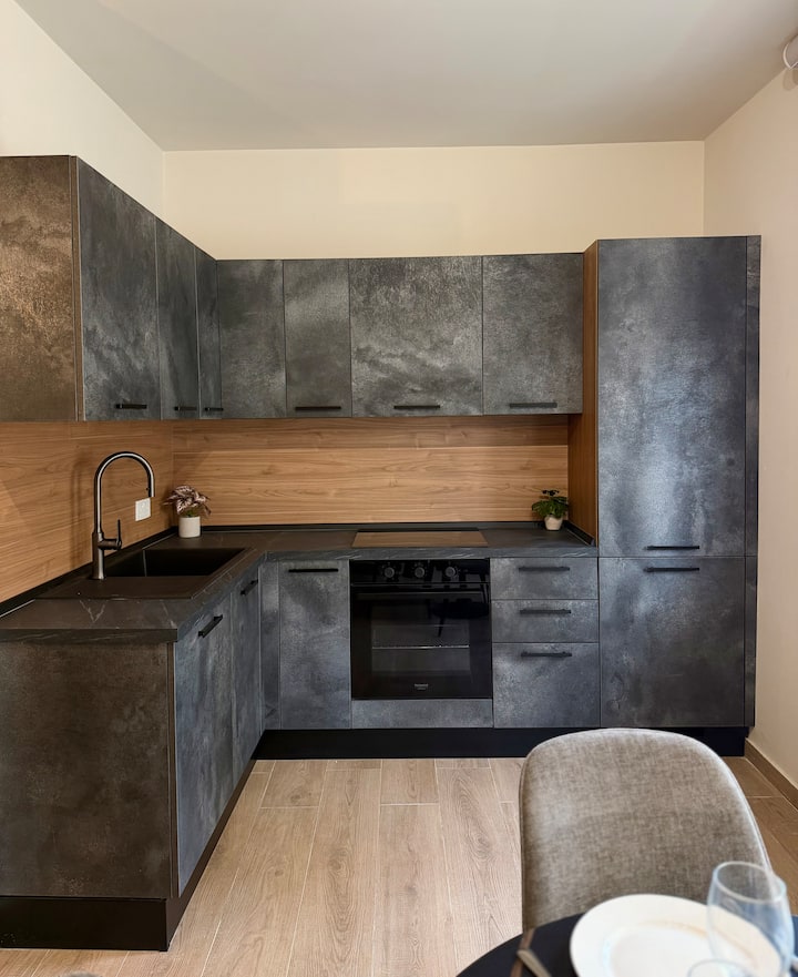 The Rue – Stylish Urban Apartment near Seafront — interior photo 4