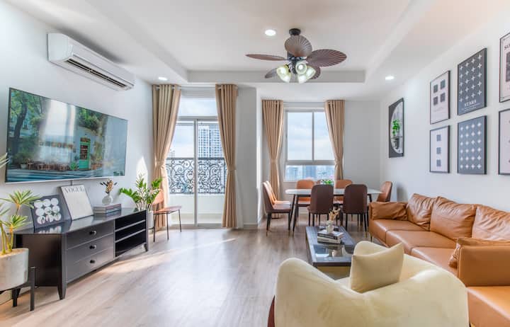 Central 5BR Apartment / Free Pool & Stunning View