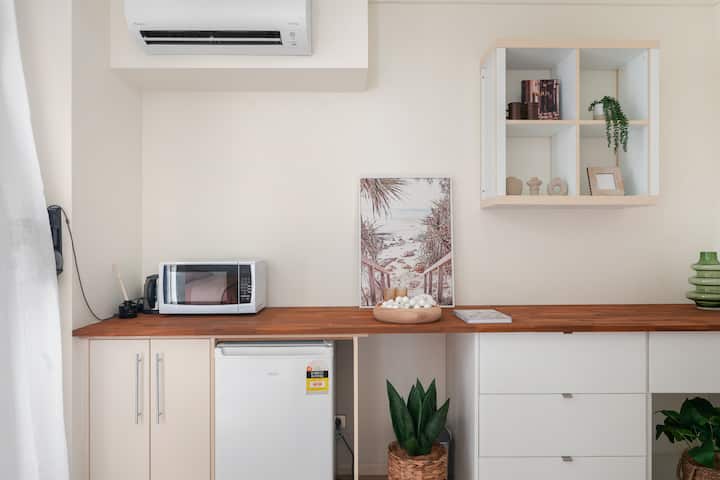 Luxurious City Centre Studio - Space & Style - Cairns