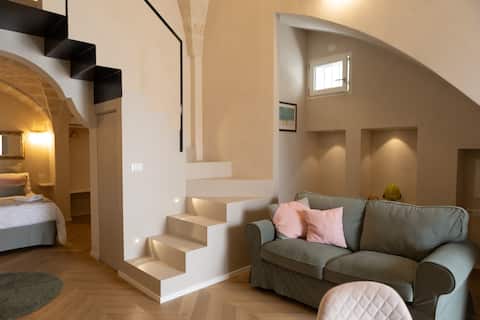 Top Airbnb: Elegant suite with mezzanine between history and design in Fasano