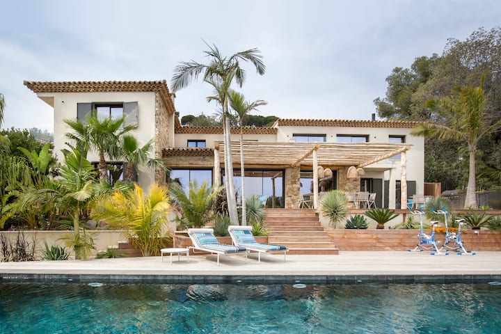 Our Majesty  Villa Familiale 5*  Plage à 300m - Le Lavandou