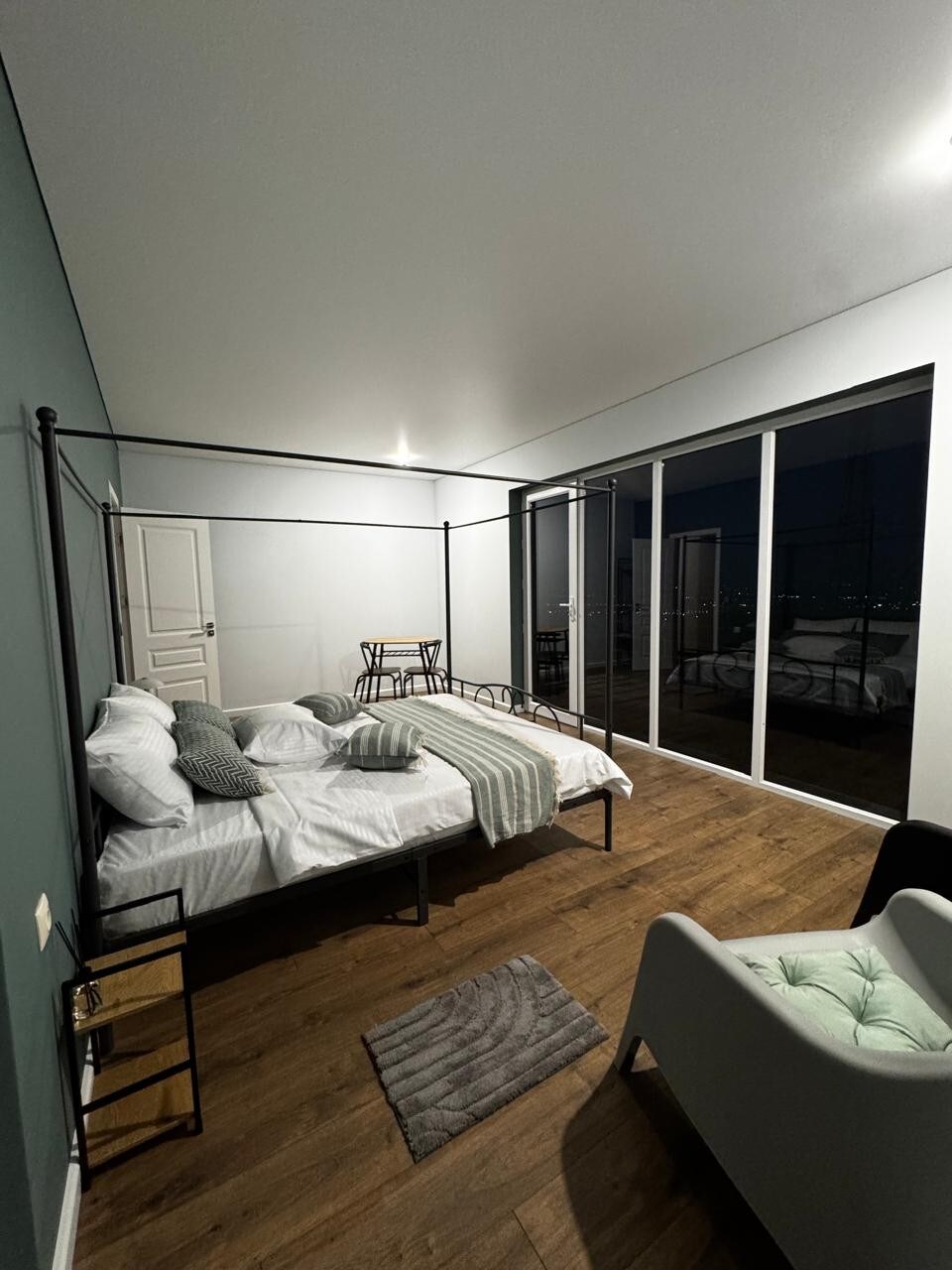 საძინებელი 4