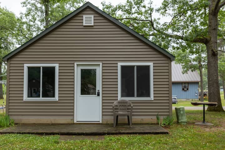 Woodhaven Cottage 18 - Indian River, MI
