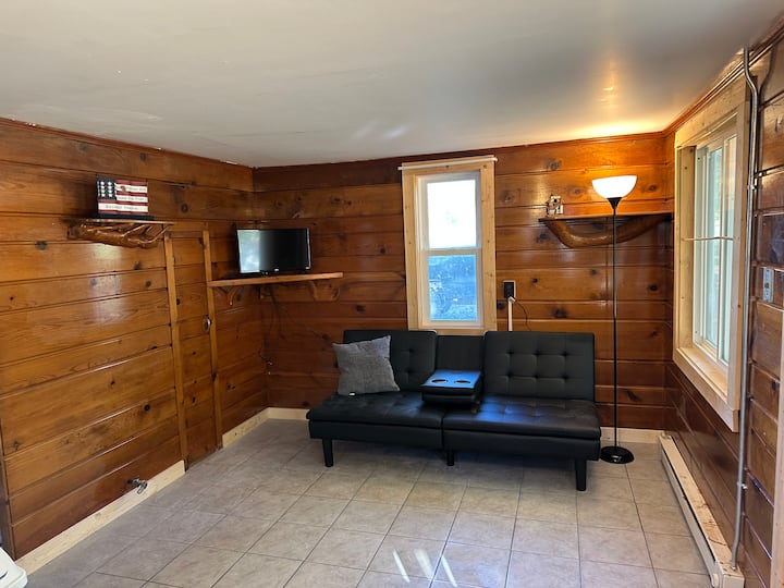 Woodhaven Cottage 19 - Mullett Lake, MI