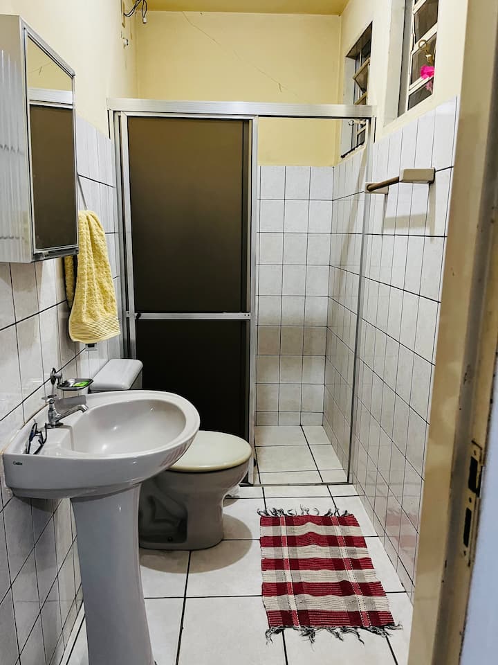Imagen 1 de Habitación con cocina compartida con 2 camas individuales