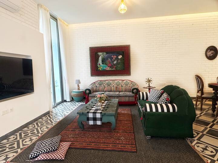 Living room image 6