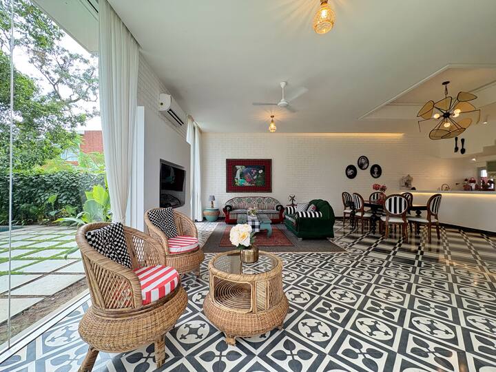 Living room image 3