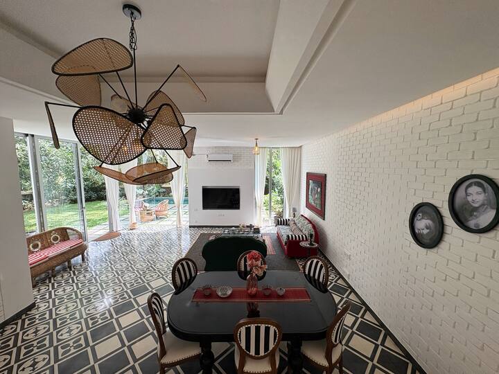 Living room image 2