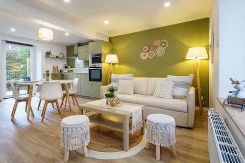 Annonce Airbnb populaire: Cozy house with terrace in the heart of Munster à Munster