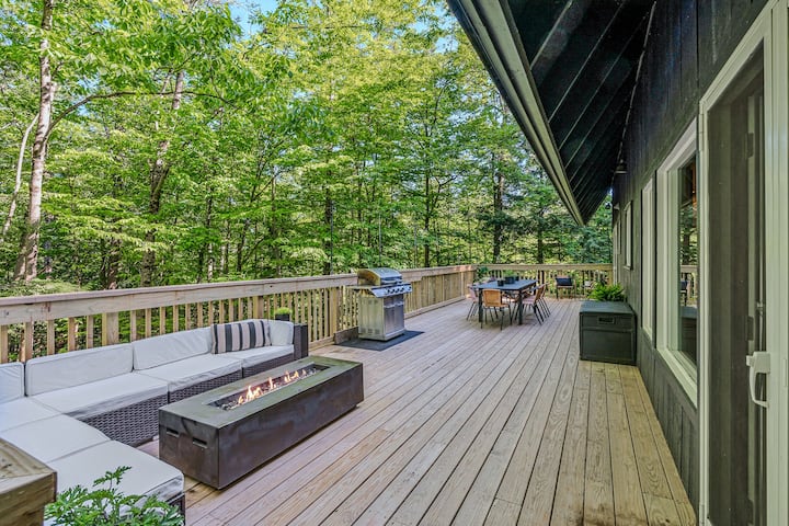 Private Quechee Lakes Home - Pet Friendly - Quechee, VT