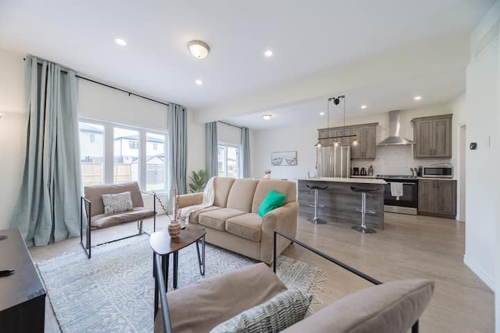 Modern*cozy*new Build*3bd*fits 8 - London