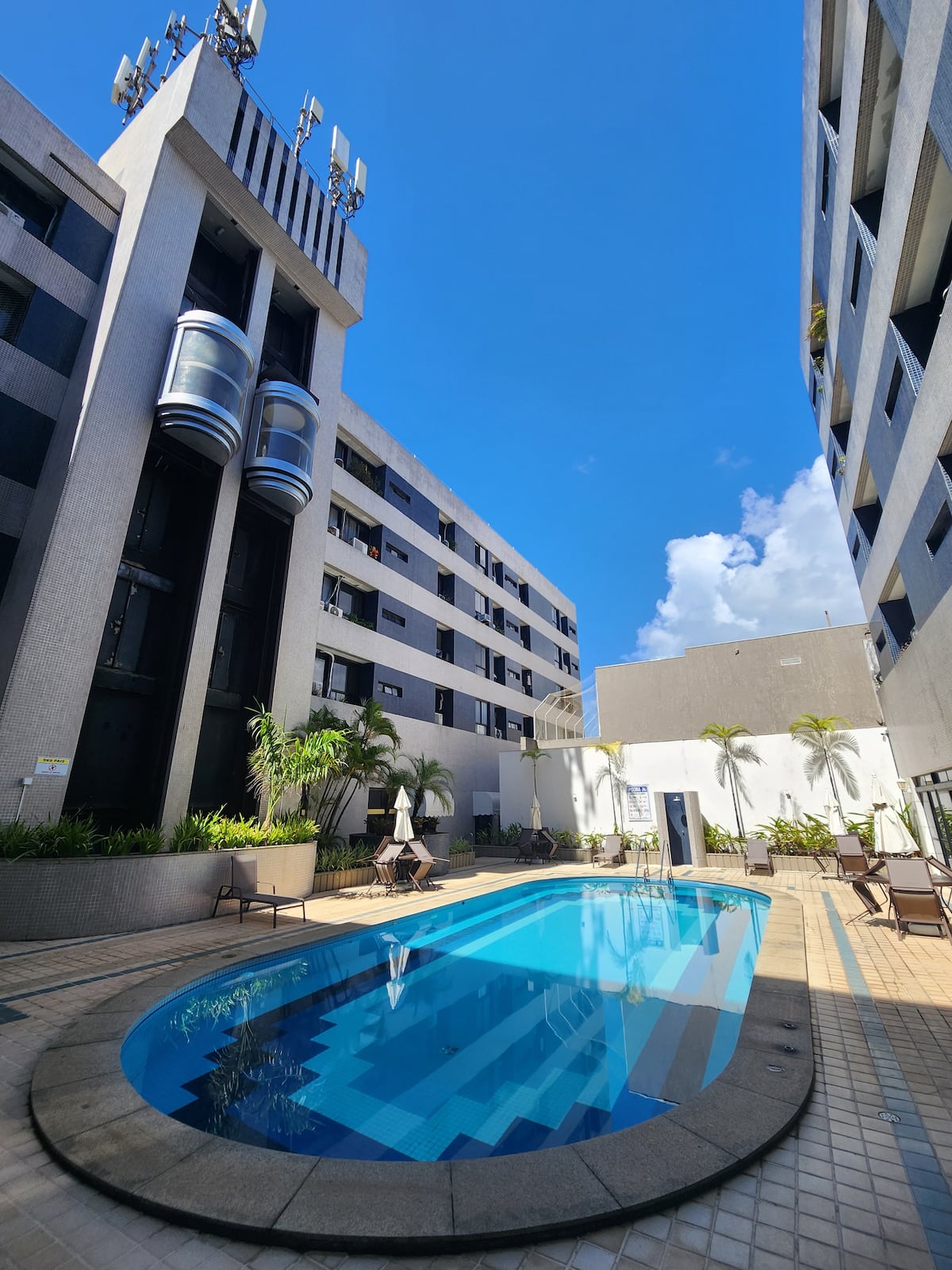The Plaza 407 - Principal