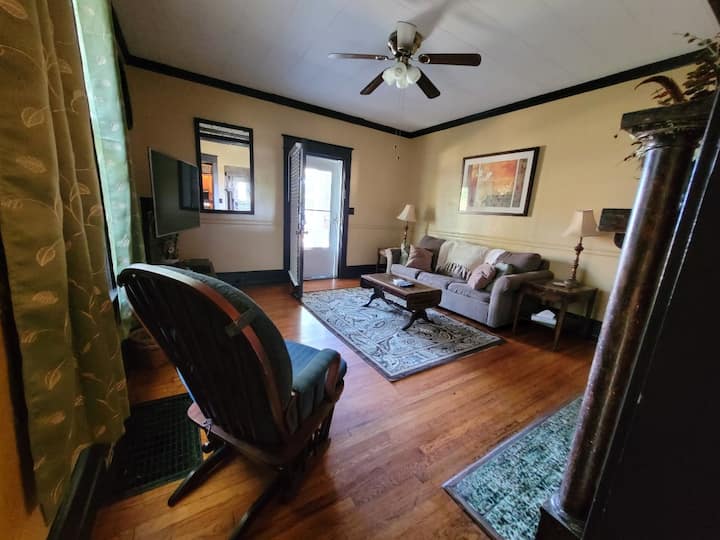 Downtown Unit #2 Ground Floor Apartment - ジョンソン・シティ, TN