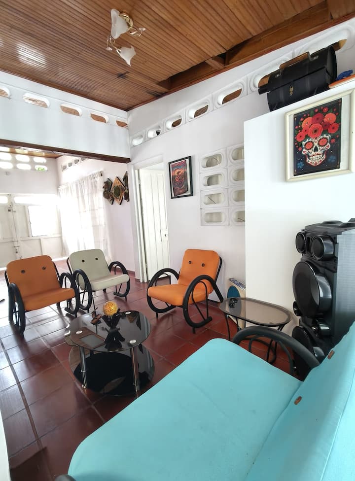 Casa Mexicana Con Tina, A/c Parcial Y Patio Honda - Honda