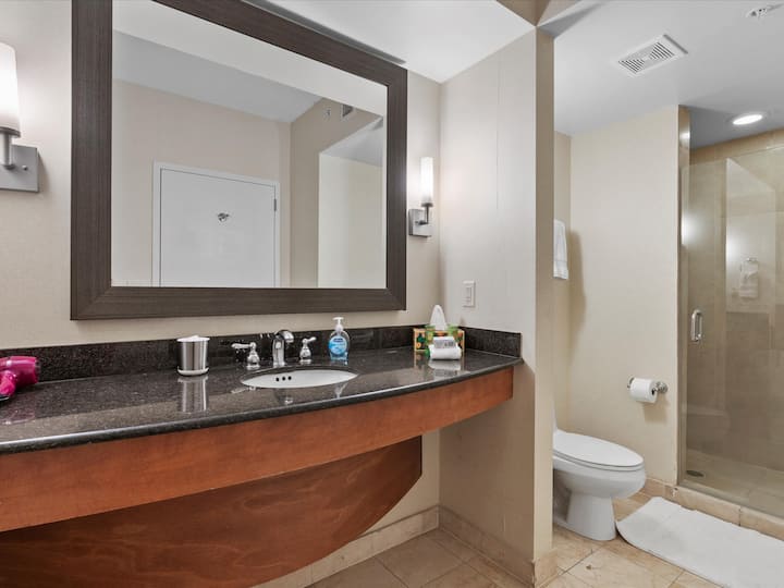 Junior Suite - Ocean View - Sunny Isles Beach, FL