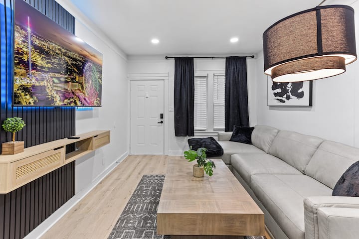 5br Corporate Stay: Wi-fi, Gym, & Pool Table - Lincoln Park, MI