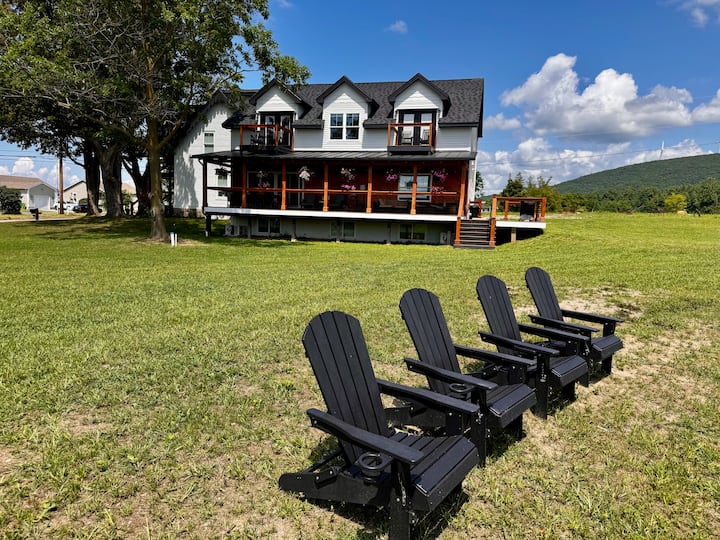 Vt Luxury Farmhouse | 5 Suites  Pond  Game Room - 조지아