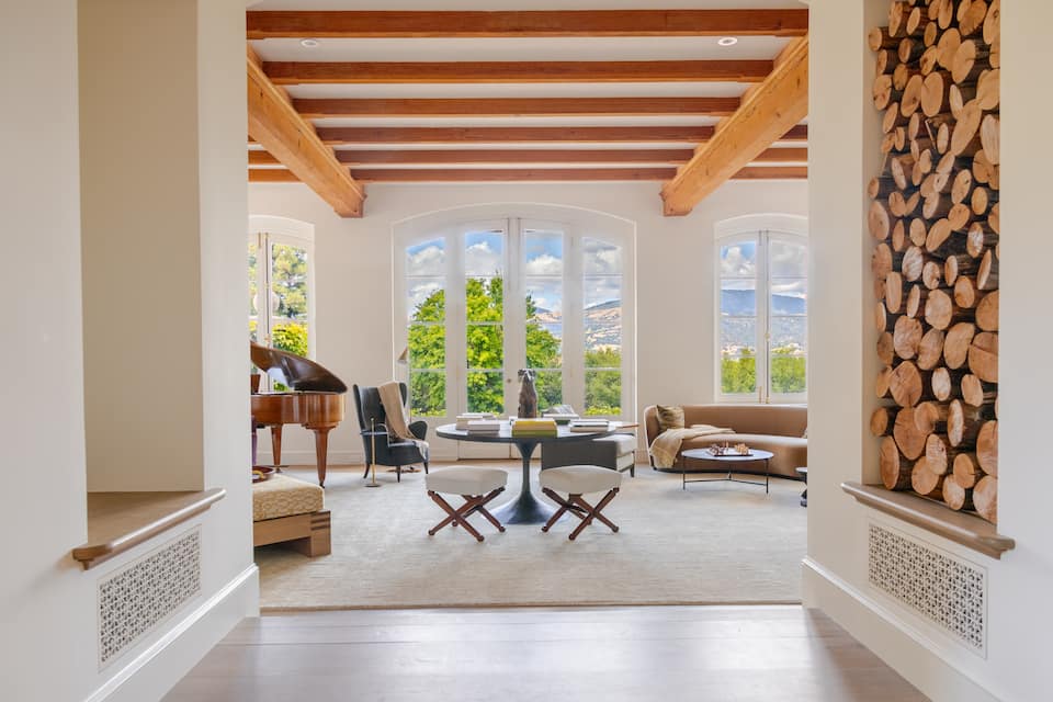 A gated wine-country estate above the Alexander Valley, Healdsburg, California, United States, photo 6 of 10