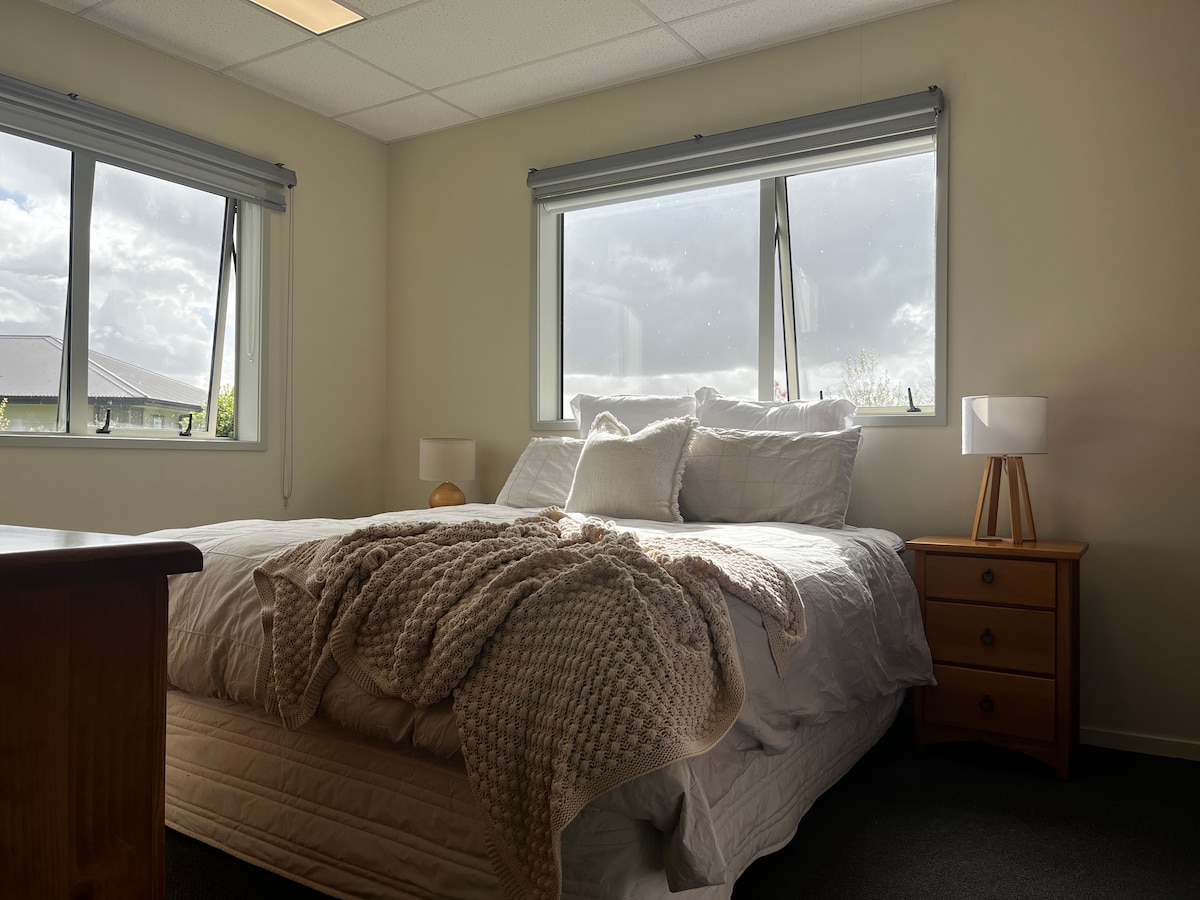 Dormitorio principal de la cabaña